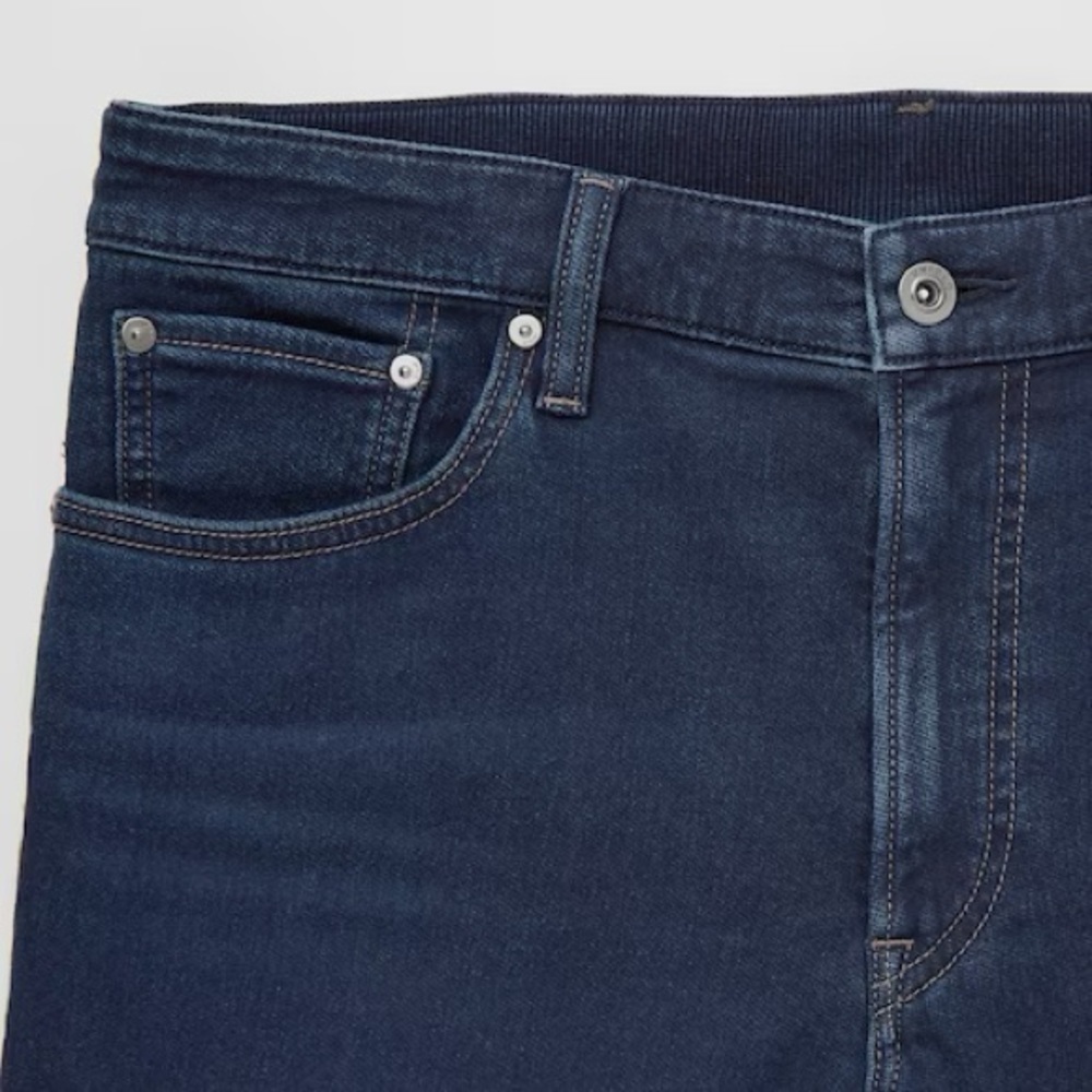 Uniqlo EZY Jeans in Dark Blue Size M ( fits 28-29")
